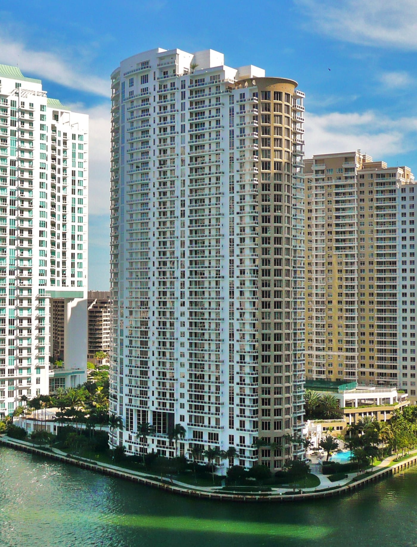 Carbonell Brickell Key