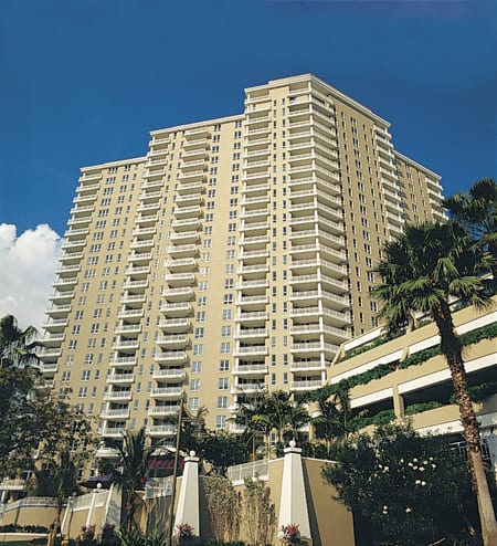 Courvoisier Courts Brickell Key